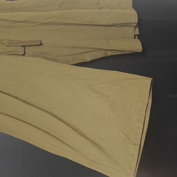 Wide Leg Crop Pants - Picture 3 of 6